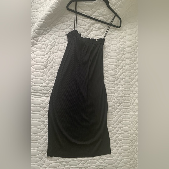 #1 H&M black mini pleats shift dress size M - Picture 1 of 8